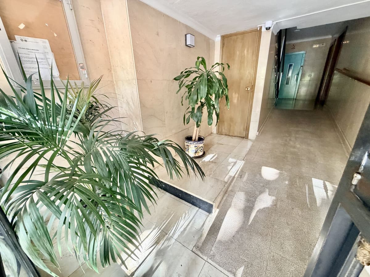 Middle Floor Apartment in Marbella — photo 2 of 10