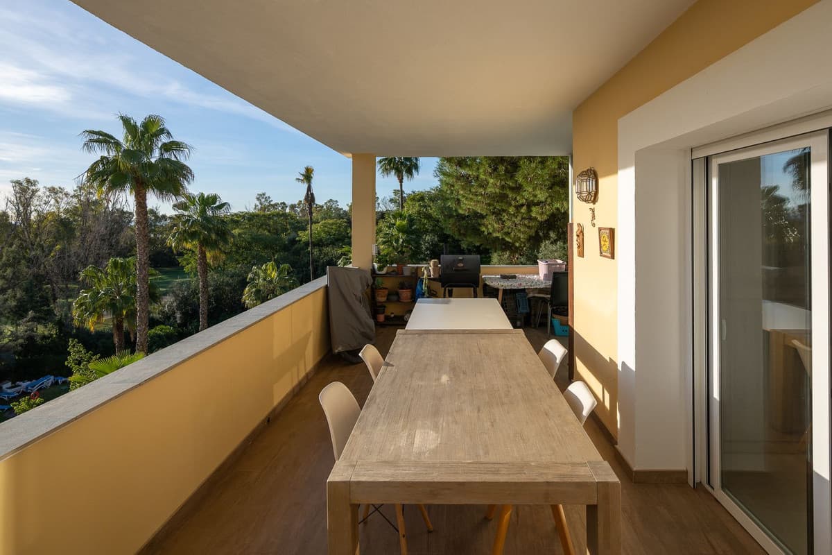 Middle Floor Apartment in Benahavís — photo 10 of 10