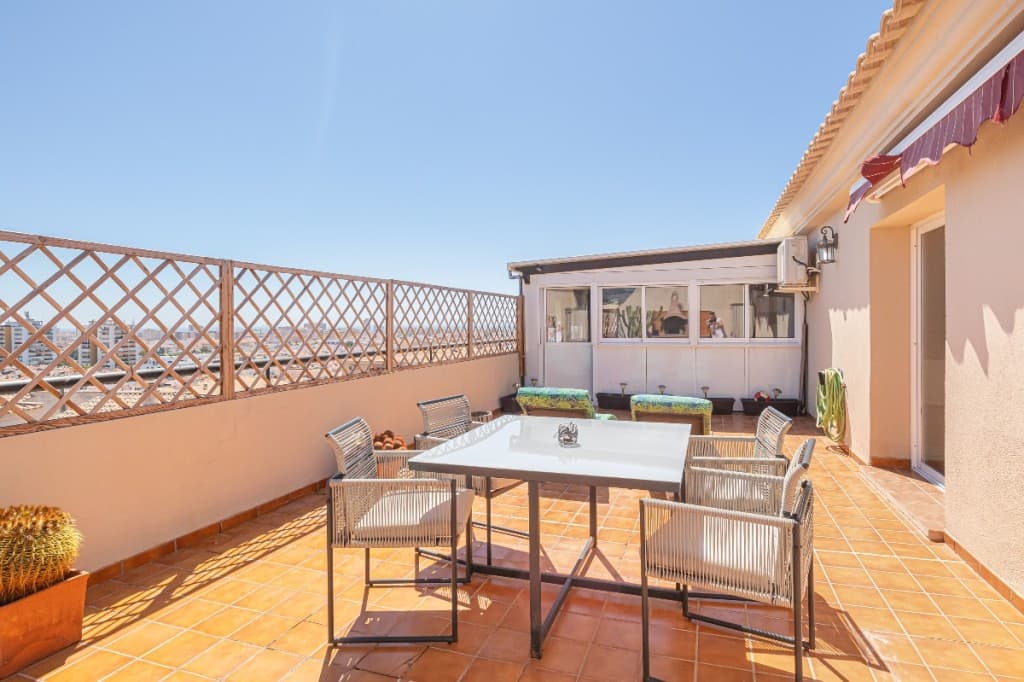 Penthouse in Las Lagunas — photo 3 of 10