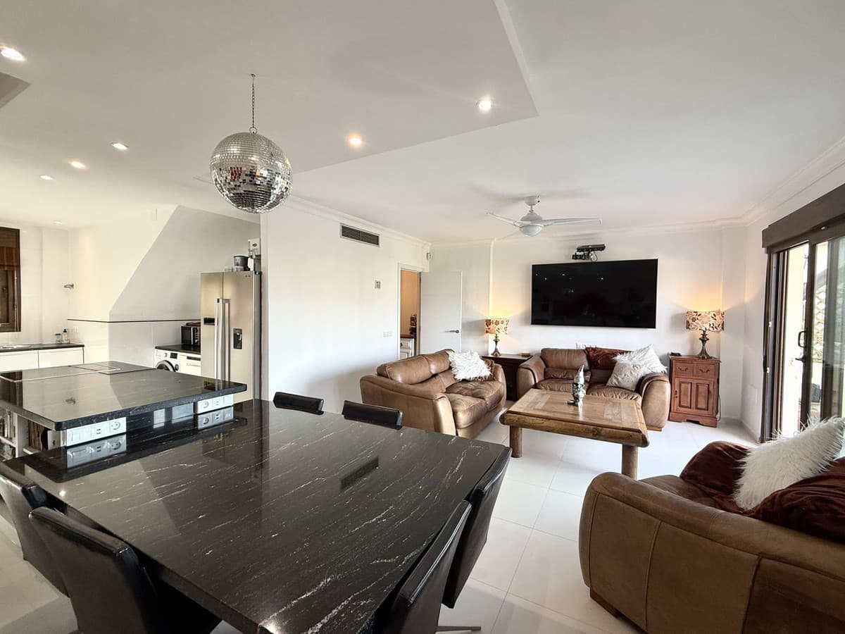 Detached Villa in Riviera del Sol — photo 7 of 10