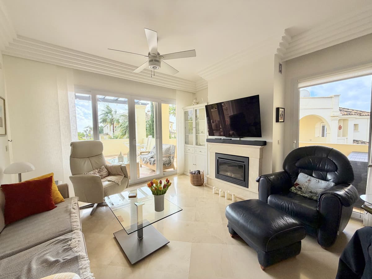 Middle Floor Apartment in Casares — photo 3 of 10