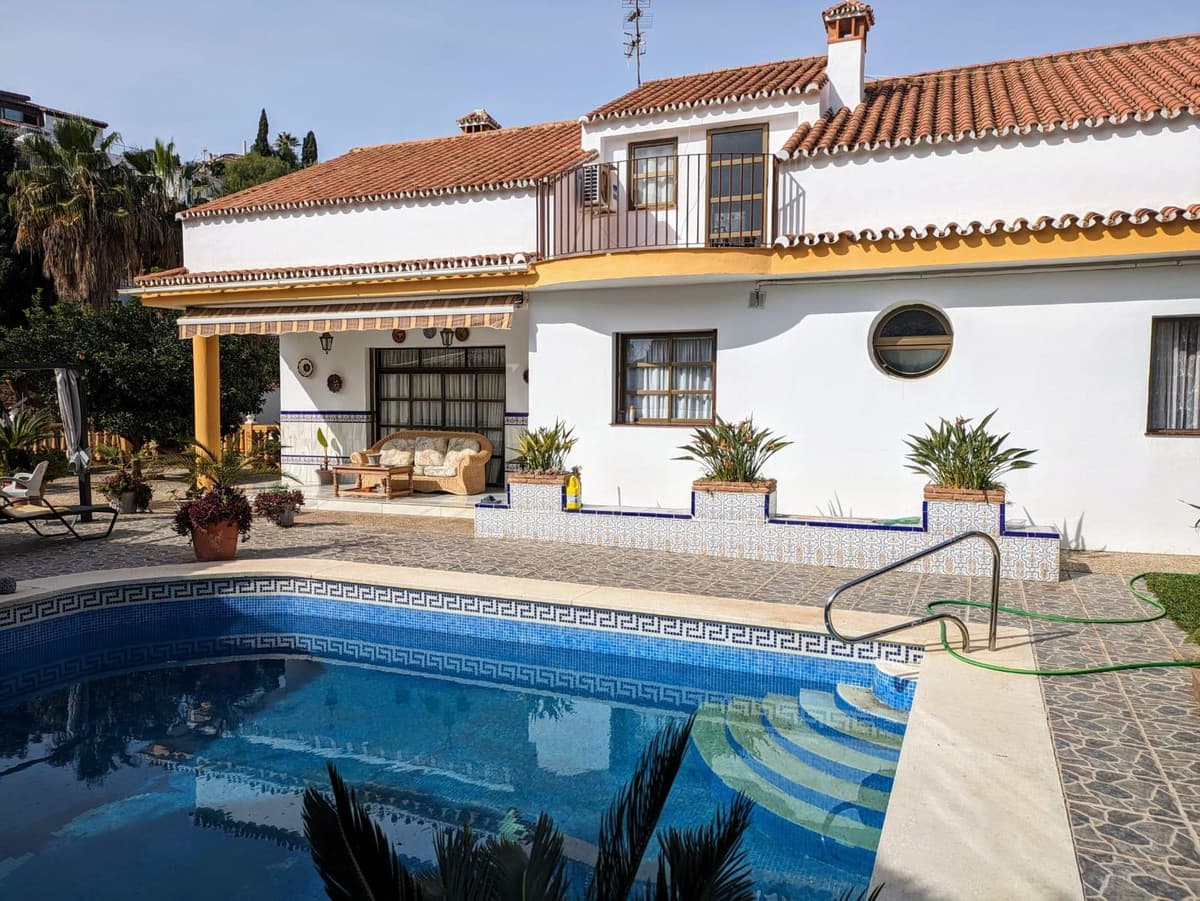 Detached Villa in Benalmadena — photo 1 of 10