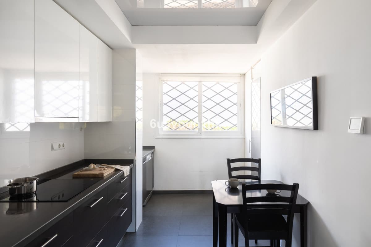 Townhouse in Torreblanca — photo 8 of 10