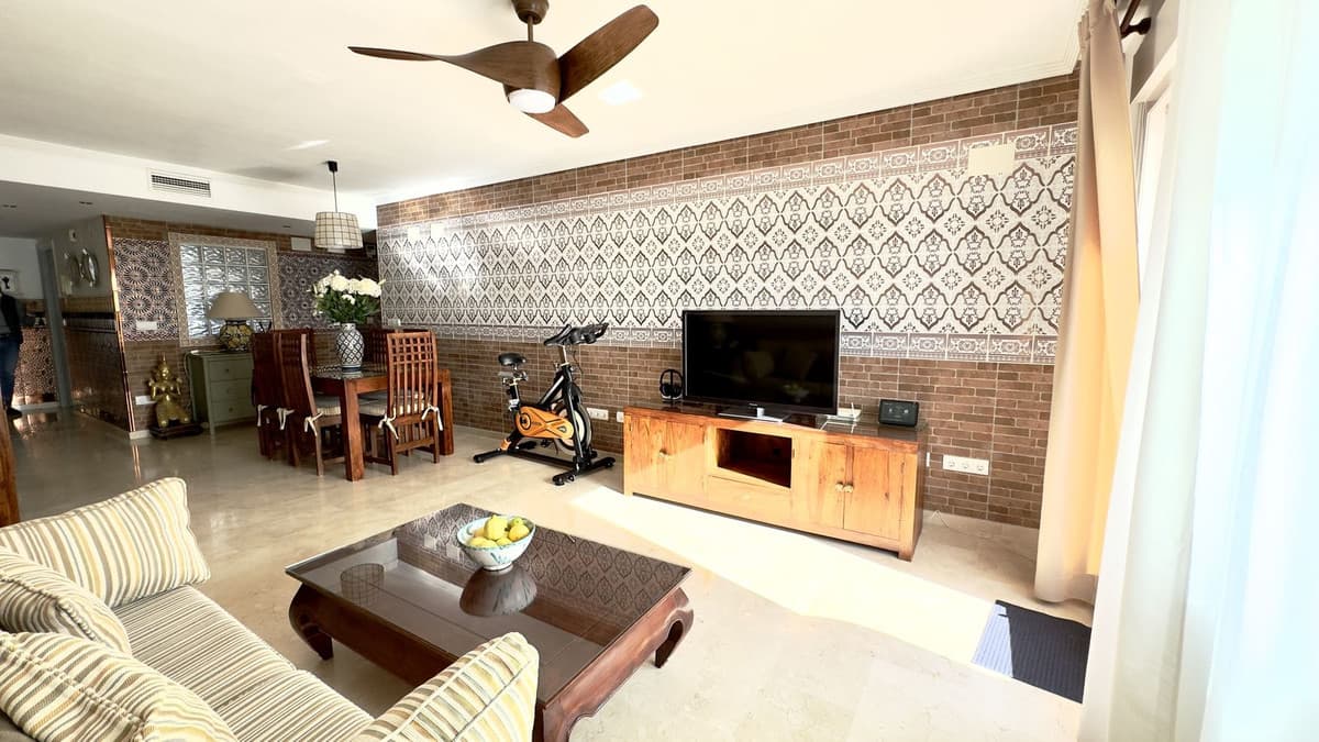 Top Floor Apartment in Guadalmina Baja — photo 2 of 10