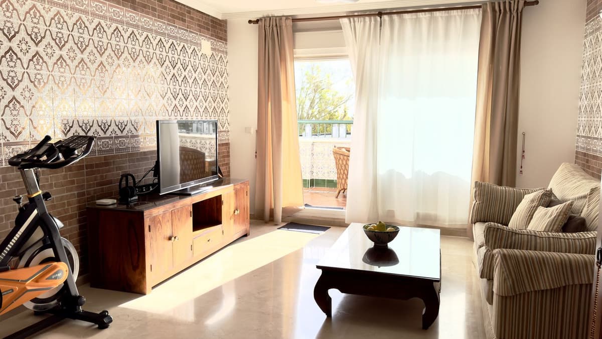 Top Floor Apartment in Guadalmina Baja — photo 5 of 10