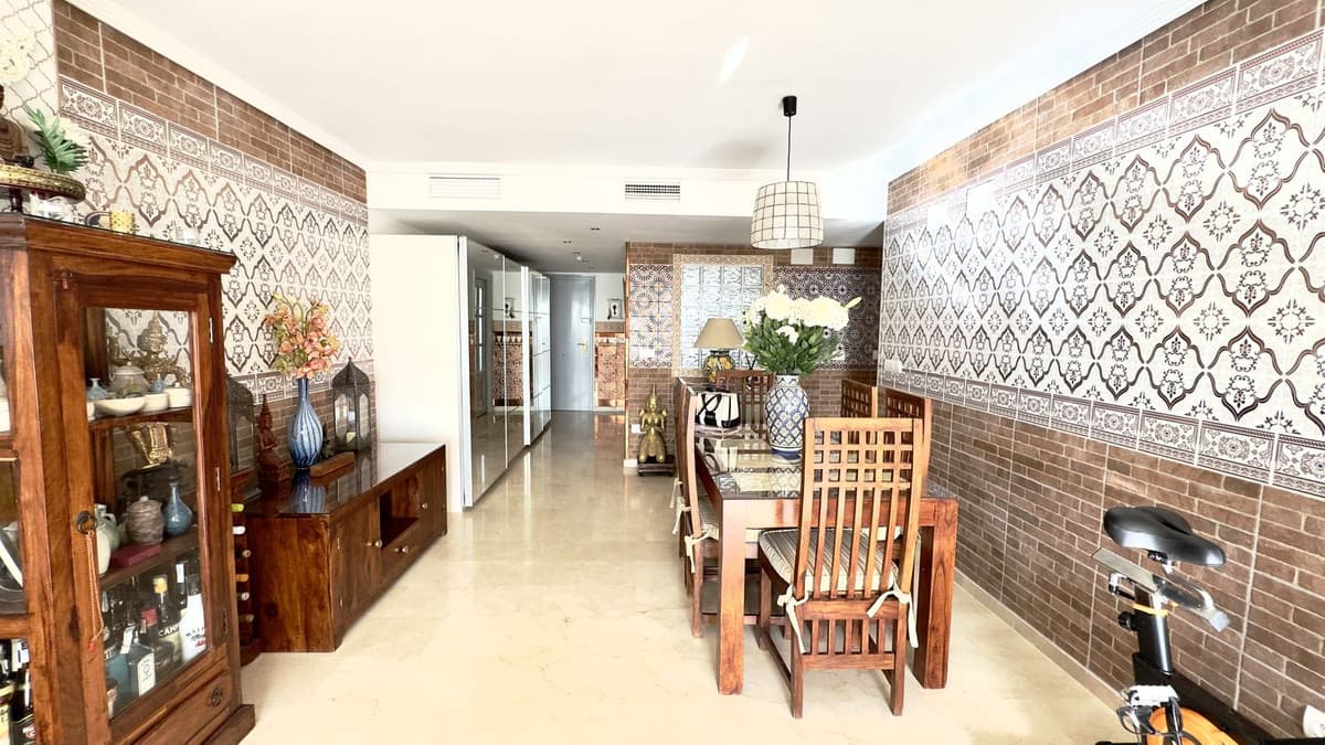 Top Floor Apartment in Guadalmina Baja — photo 8 of 10
