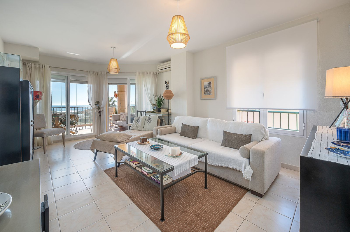 Middle Floor Apartment in Riviera del Sol — photo 5 of 10