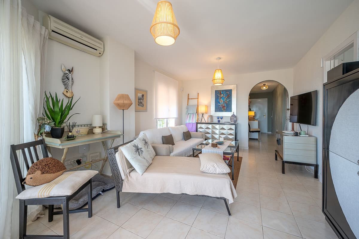 Middle Floor Apartment in Riviera del Sol — photo 6 of 10