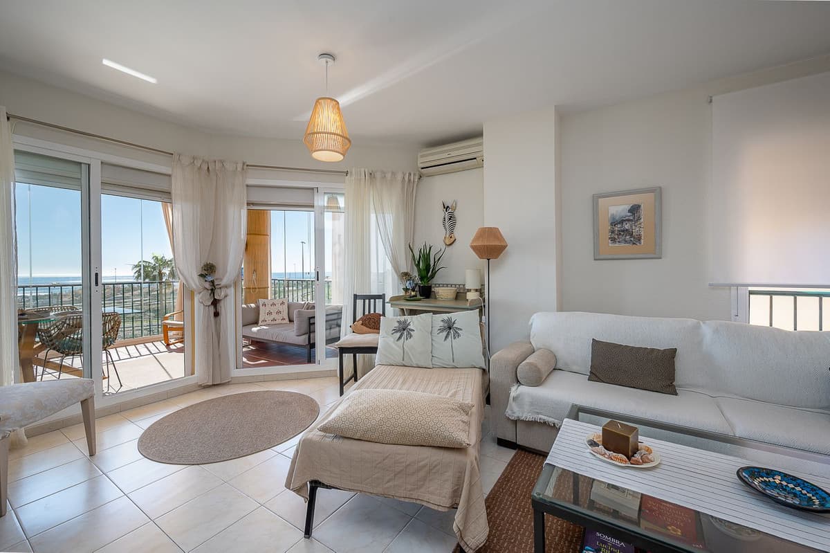 Middle Floor Apartment in Riviera del Sol — photo 8 of 10