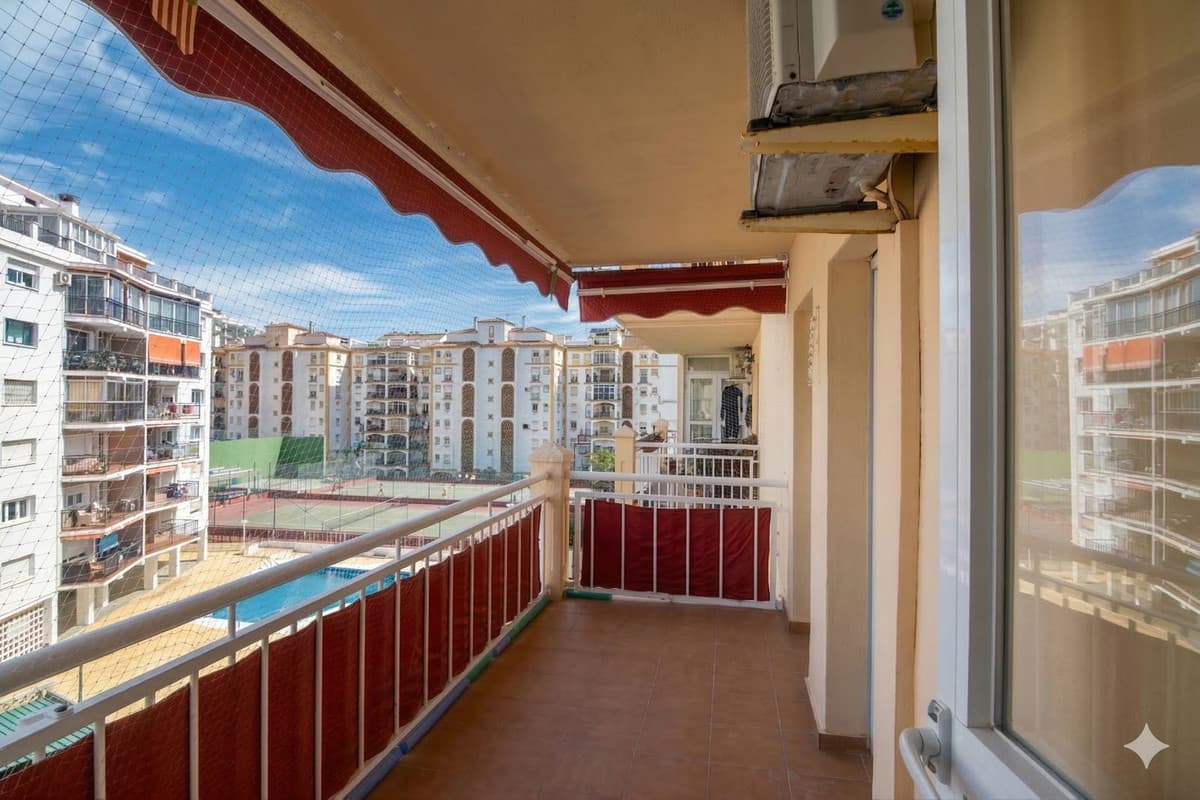 Middle Floor Apartment in Fuengirola — photo 2 of 10