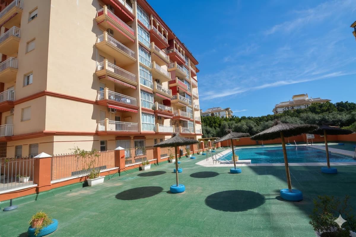 Middle Floor Apartment in Fuengirola — photo 8 of 10