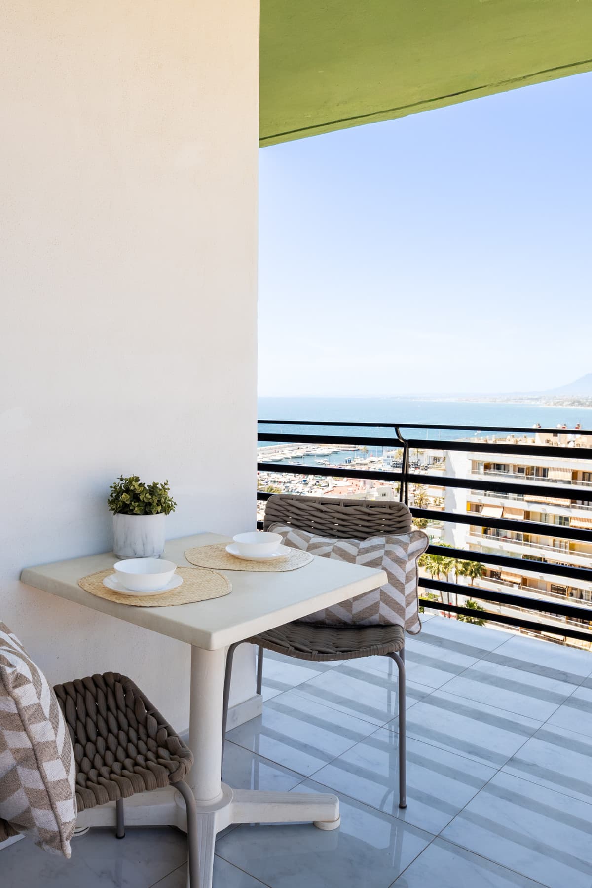 Middle Floor Apartment in Marbella — photo 8 of 10