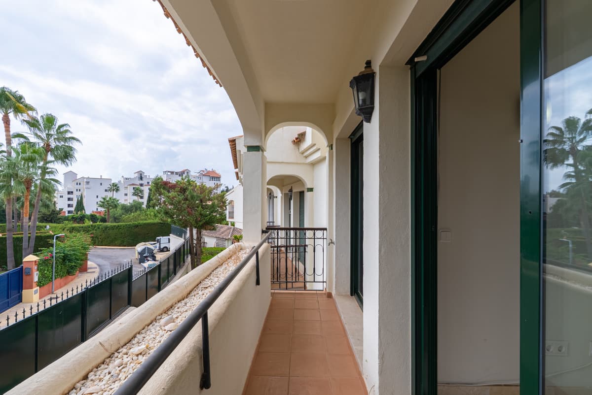 Townhouse in Estepona — photo 3 of 10