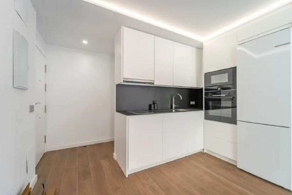 Middle Floor Apartment in Málaga Este — photo 2 of 10