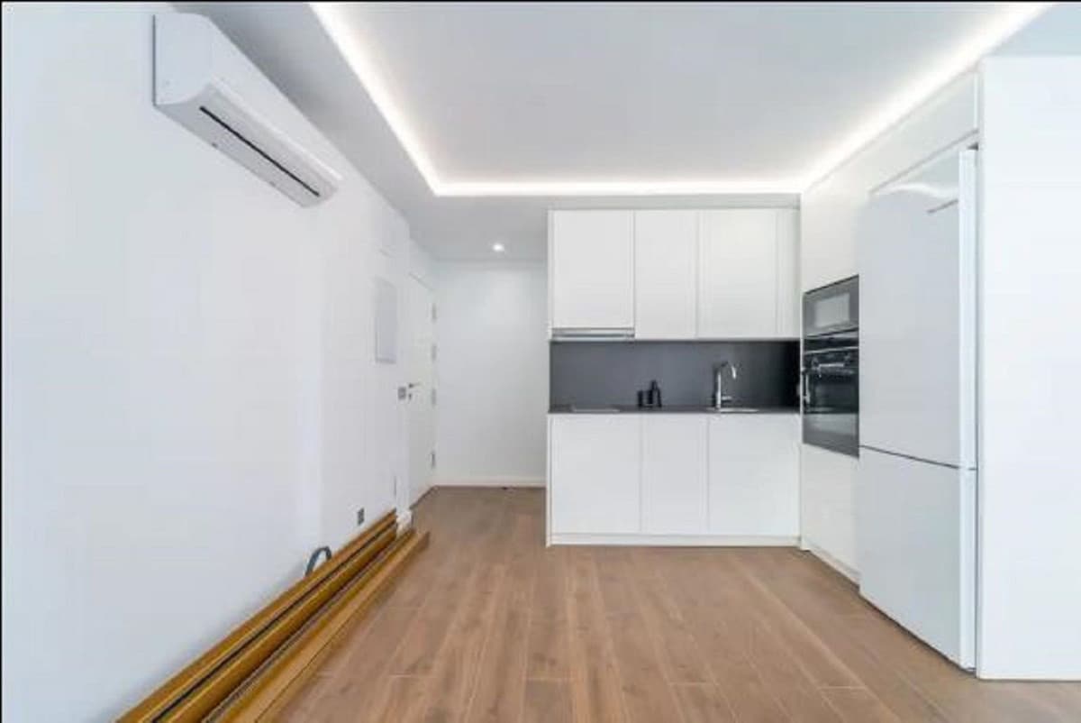 Middle Floor Apartment in Málaga Este — photo 8 of 10