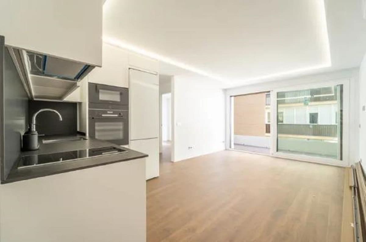 Middle Floor Apartment in Málaga Este — photo 10 of 10