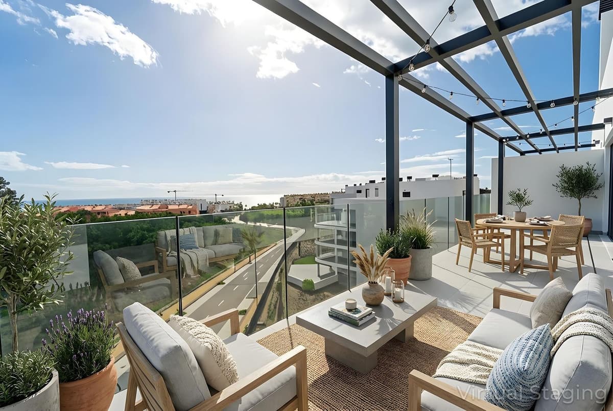 Middle Floor Apartment in Mijas Costa — photo 1 of 10