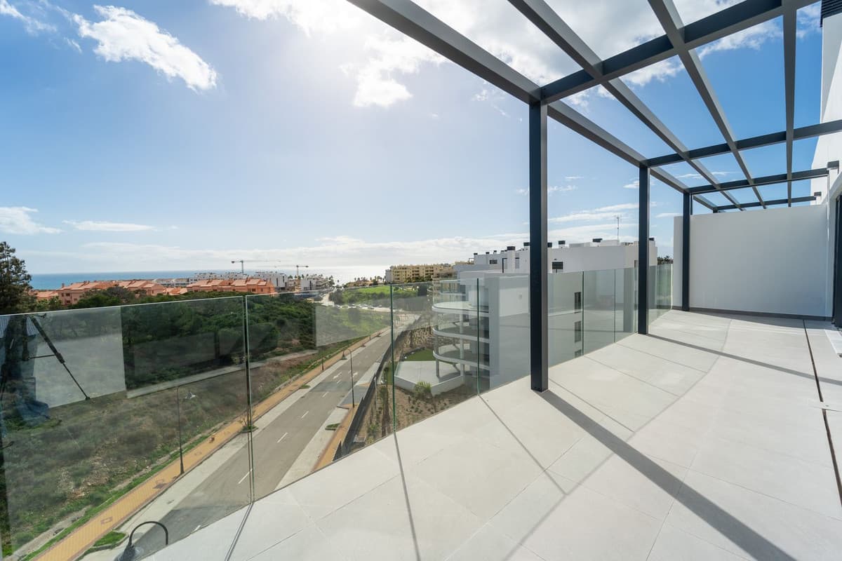 Middle Floor Apartment in Mijas Costa — photo 2 of 10