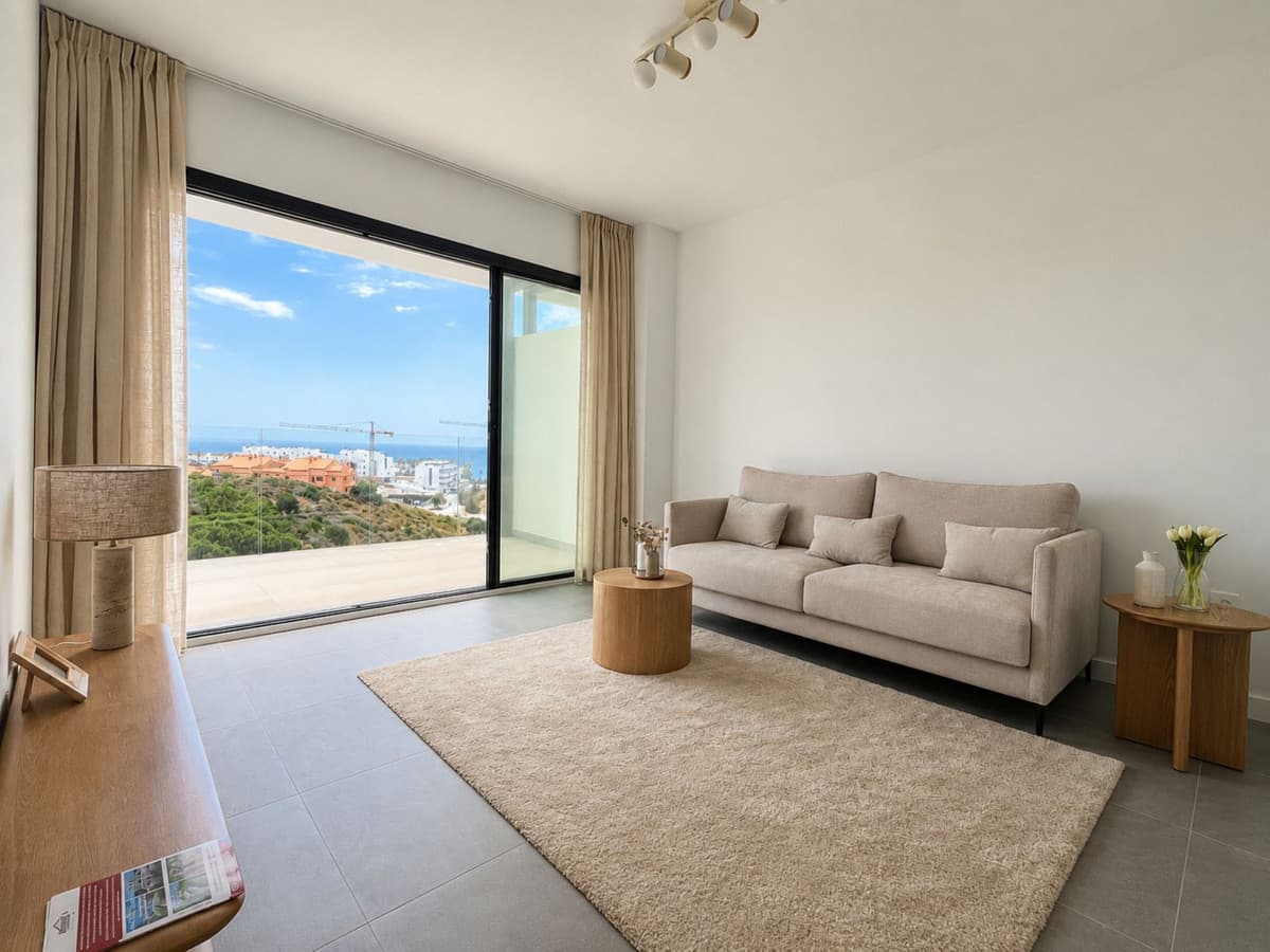 Middle Floor Apartment in Mijas Costa — photo 4 of 10