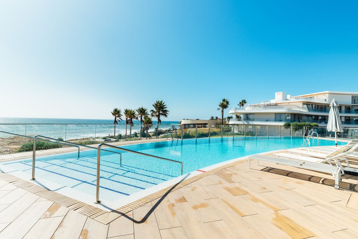 Ground Floor Apartment in Estepona — photo 1 of 10