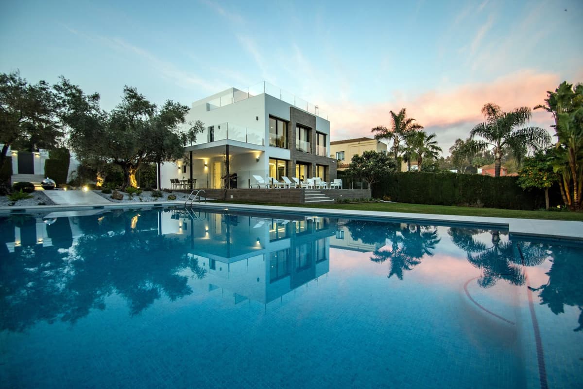 Detached Villa in Nueva Andalucía — photo 3 of 10