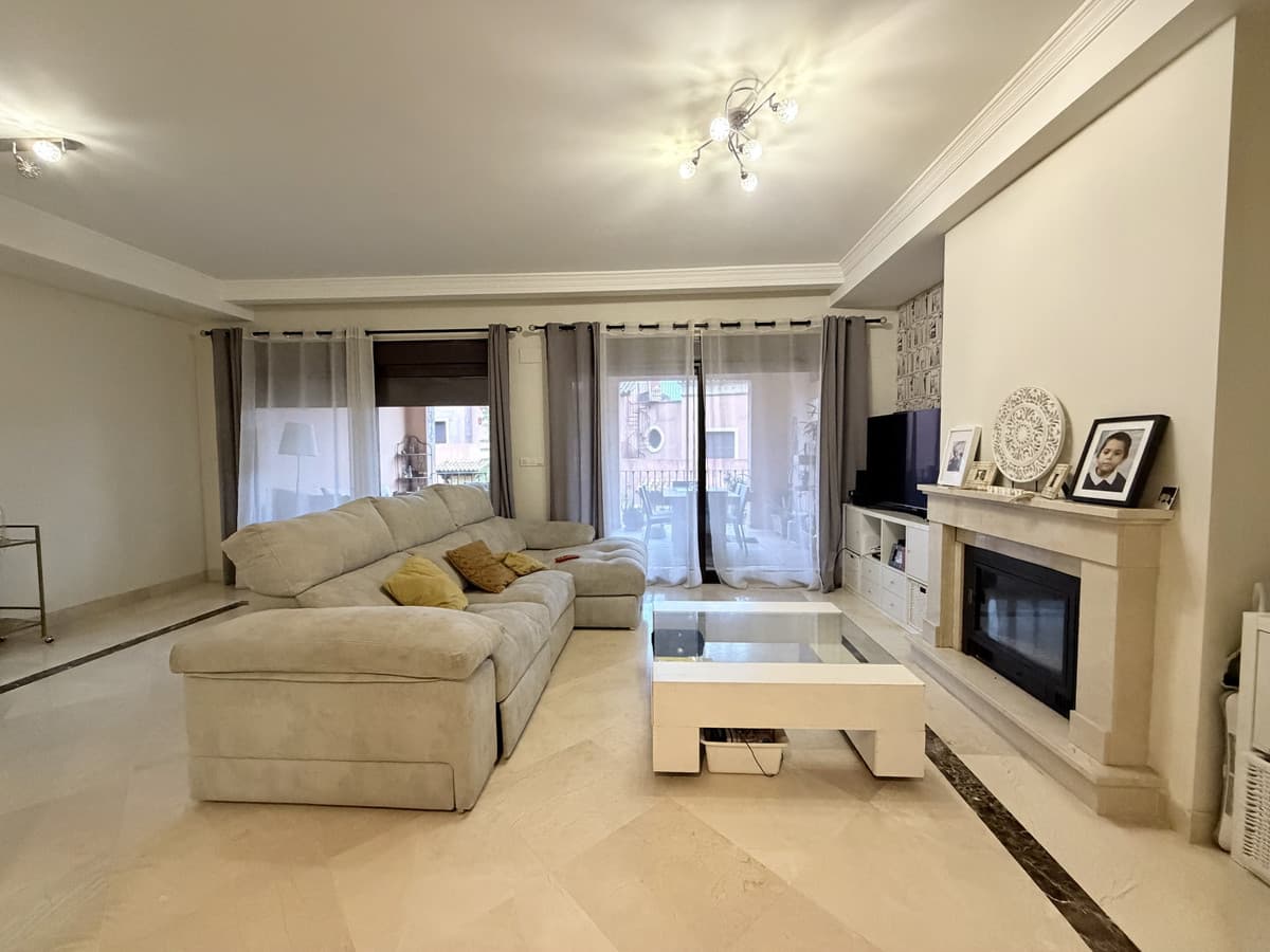 Semi-Detached House in Estepona — photo 4 of 10