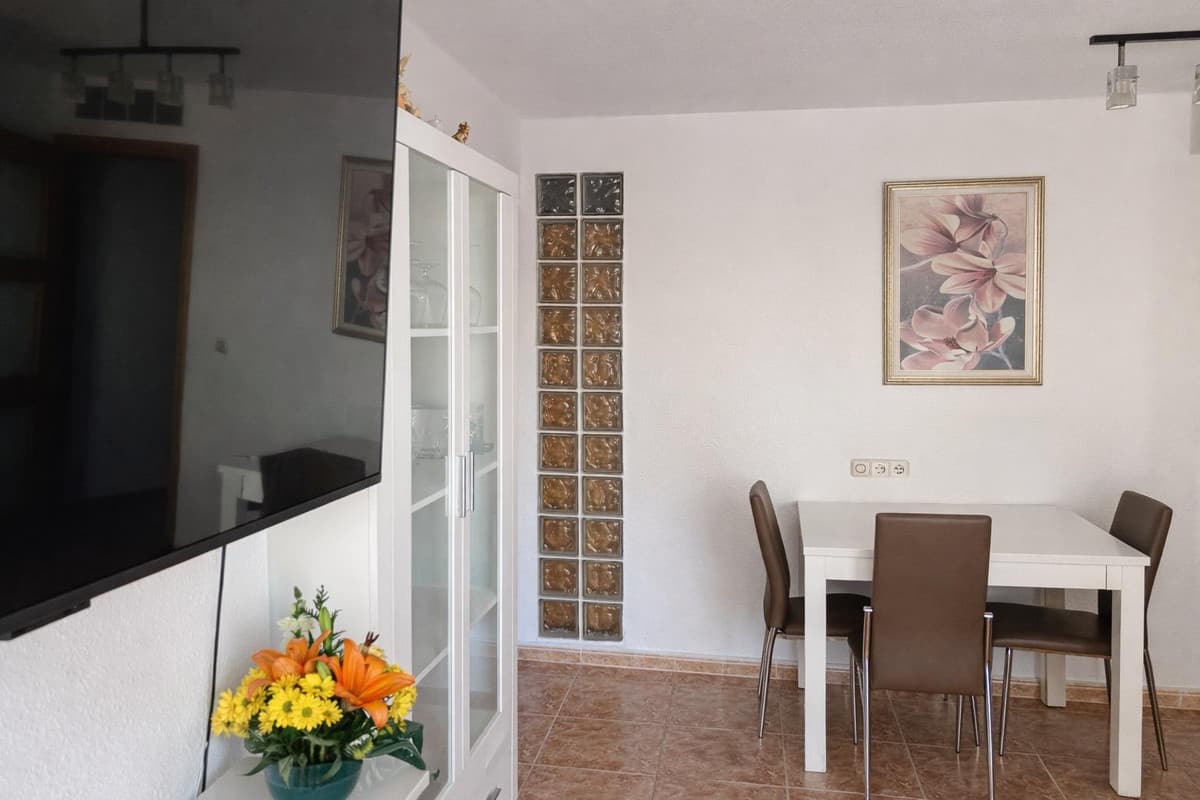Middle Floor Apartment in Málaga — photo 4 of 10