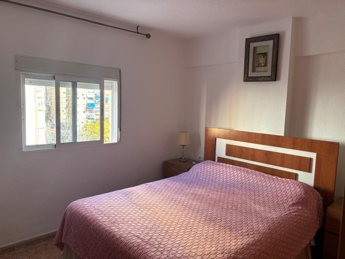 Middle Floor Apartment in Málaga — photo 8 of 10