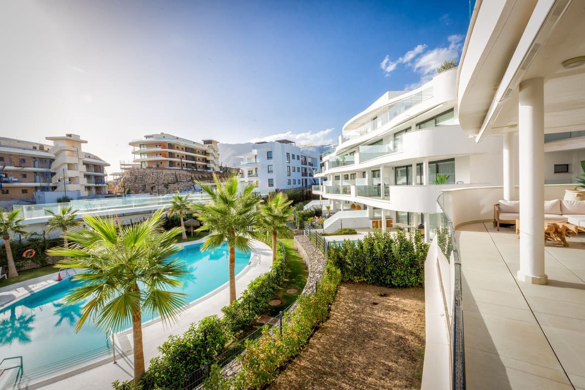 Middle Floor Apartment in Fuengirola — photo 3 of 10