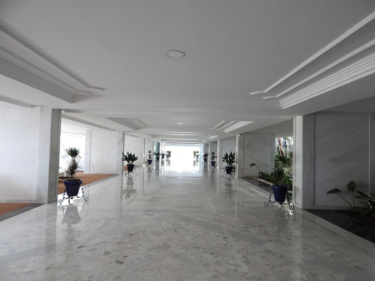 Middle Floor Apartment in Marbella — photo 6 of 10
