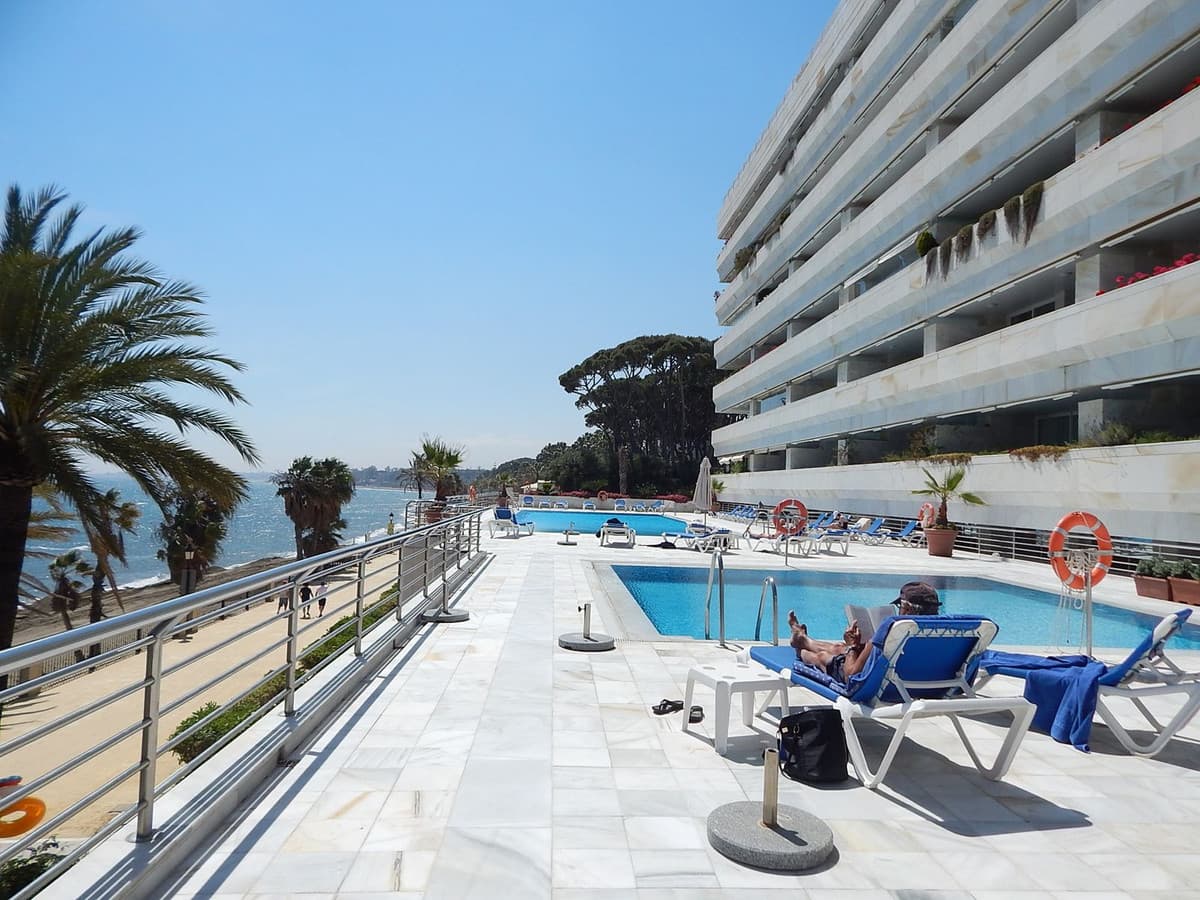 Middle Floor Apartment in Marbella — photo 7 of 10