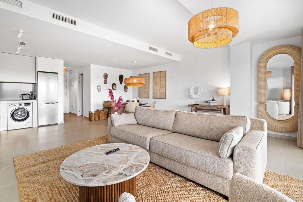 Middle Floor Apartment in Estepona — photo 2 of 10