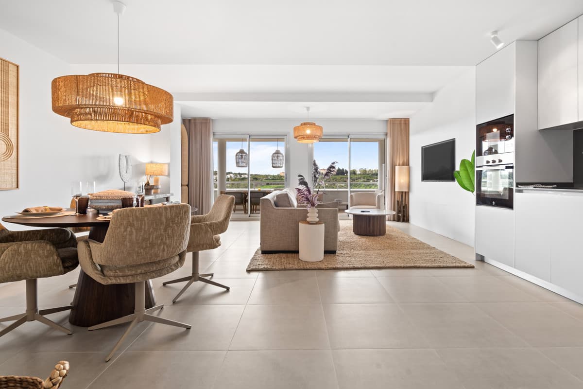 Middle Floor Apartment in Estepona — photo 7 of 10