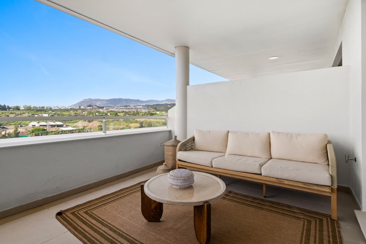 Middle Floor Apartment in Estepona — photo 10 of 10