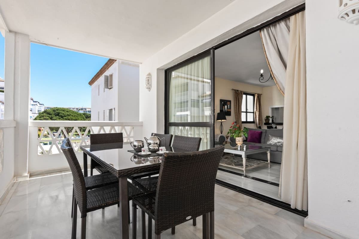 Middle Floor Apartment in Puerto Banús — photo 2 of 10