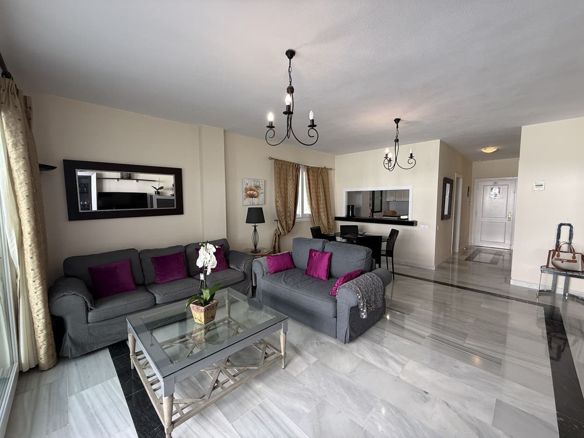 Middle Floor Apartment in Puerto Banús — photo 6 of 10