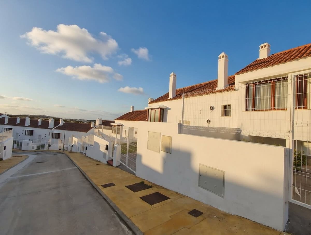 Townhouse in Doña Julia — photo 1 of 10