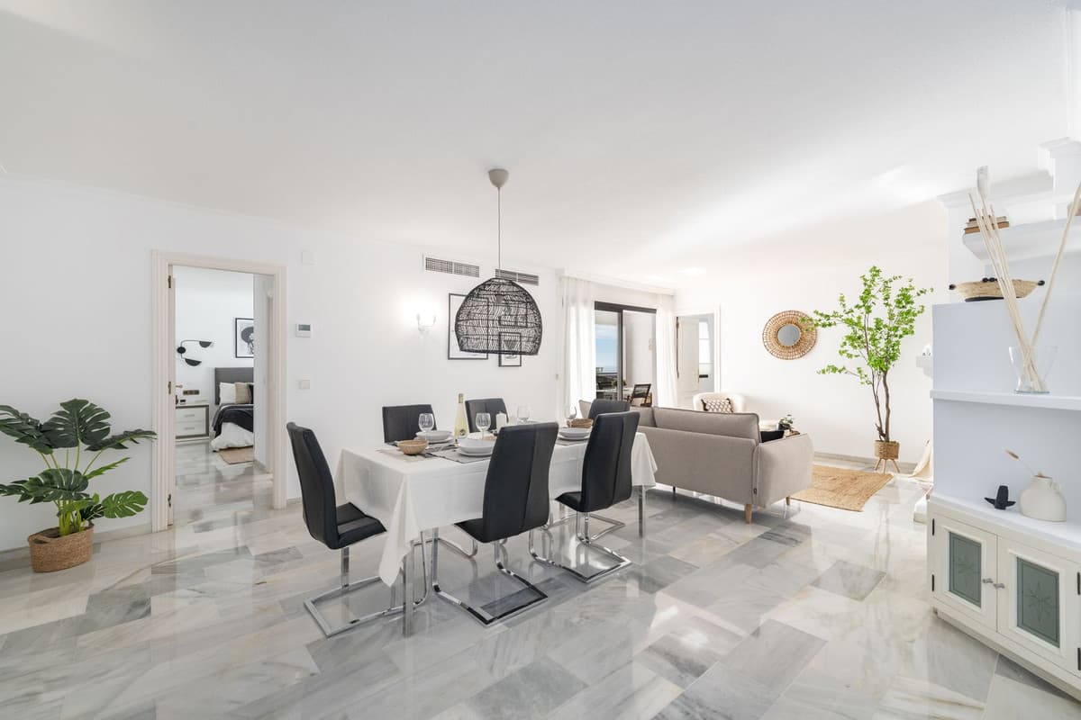 Middle Floor Apartment in Puerto Banús — photo 4 of 10