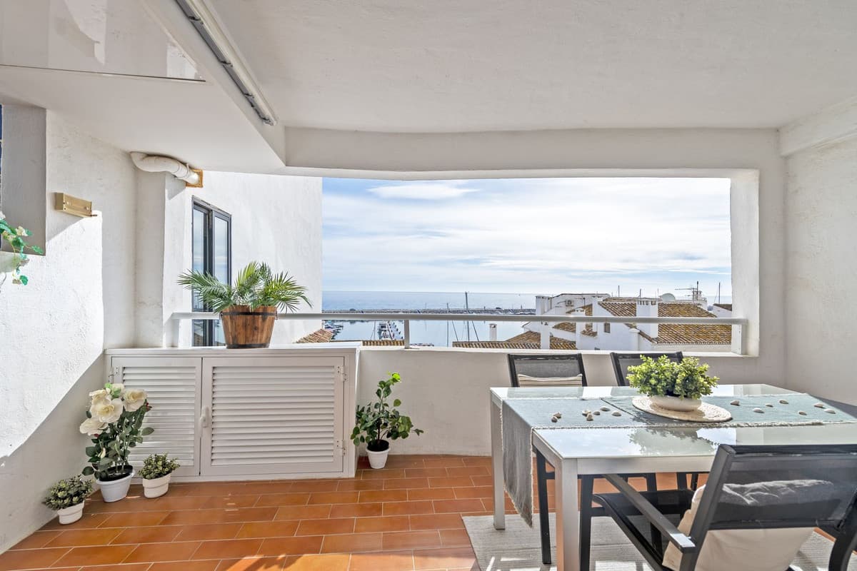 Middle Floor Apartment in Puerto Banús — photo 7 of 10
