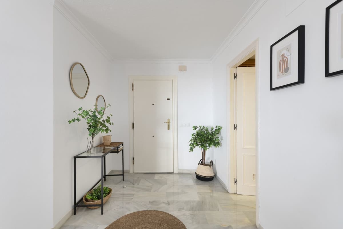 Middle Floor Apartment in Puerto Banús — photo 8 of 10