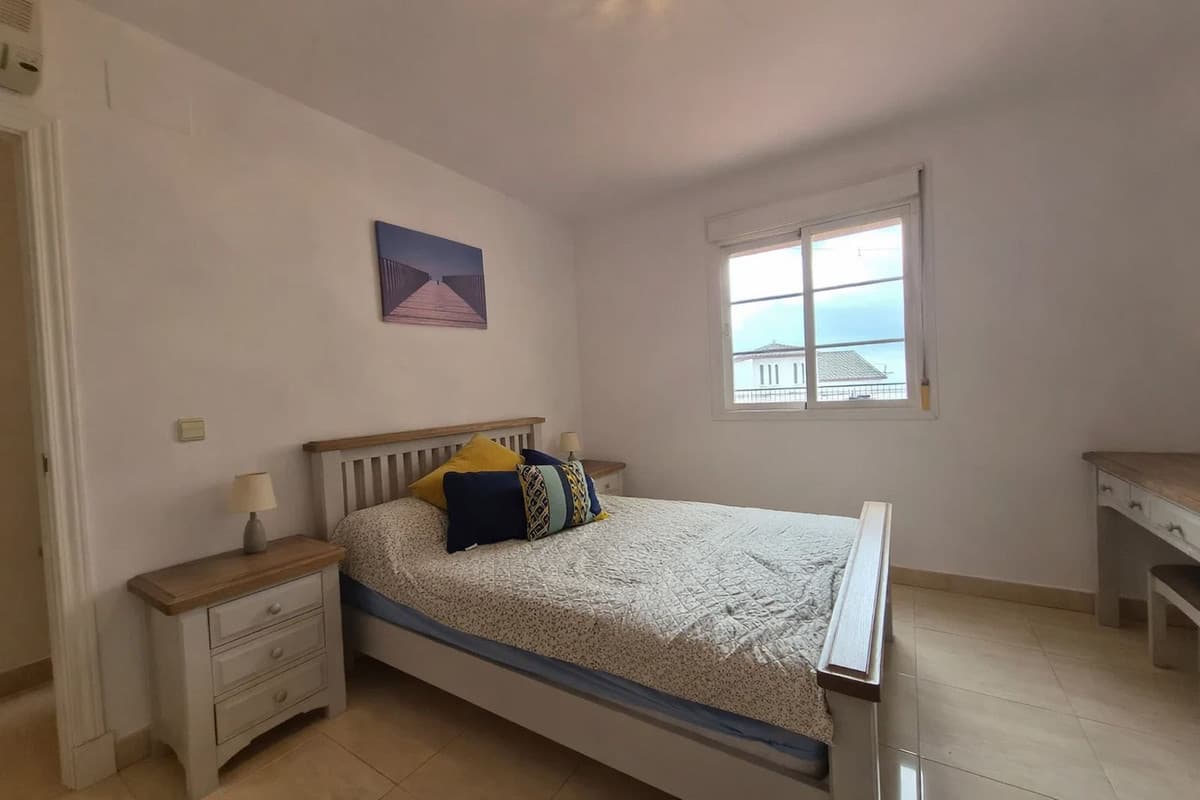 Ground Floor Apartment in La Duquesa — photo 8 of 10
