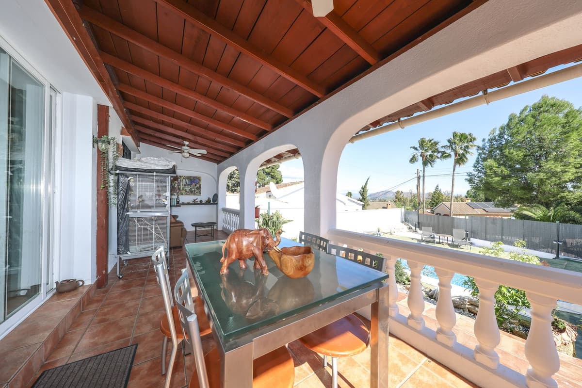 Detached Villa in Coín — photo 4 of 10