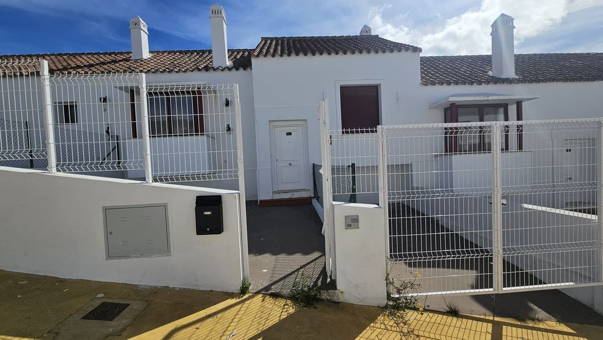 Townhouse in Doña Julia — photo 2 of 10