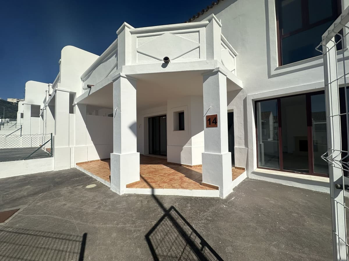 Townhouse in Doña Julia — photo 2 of 10
