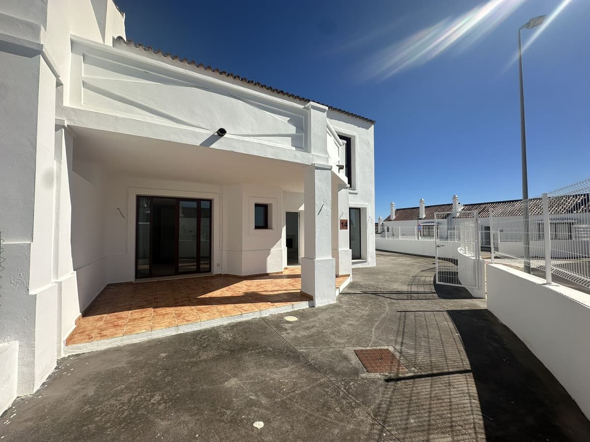 Townhouse in Doña Julia — photo 3 of 10