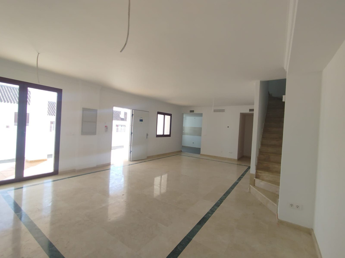 Townhouse in Doña Julia — photo 10 of 10