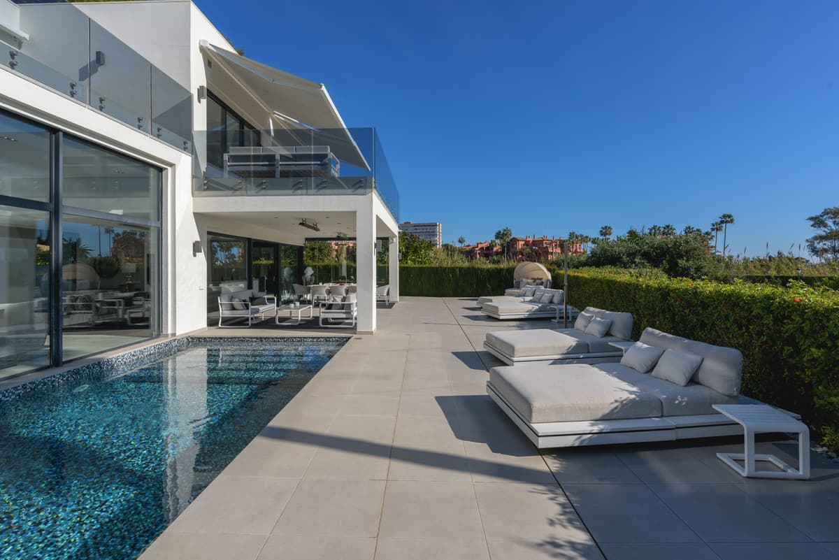 Detached Villa in Los Monteros — photo 4 of 10