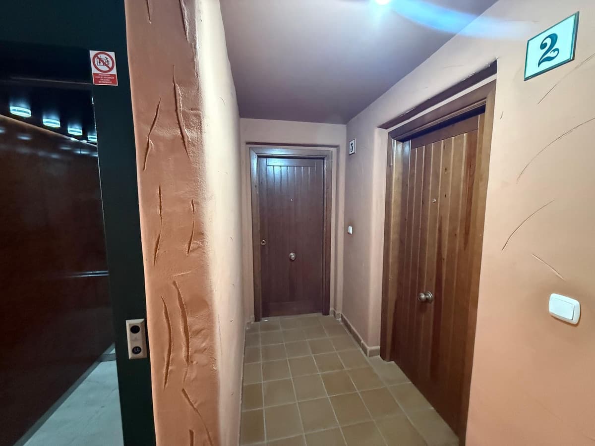 Middle Floor Apartment in Elviria — photo 5 of 10