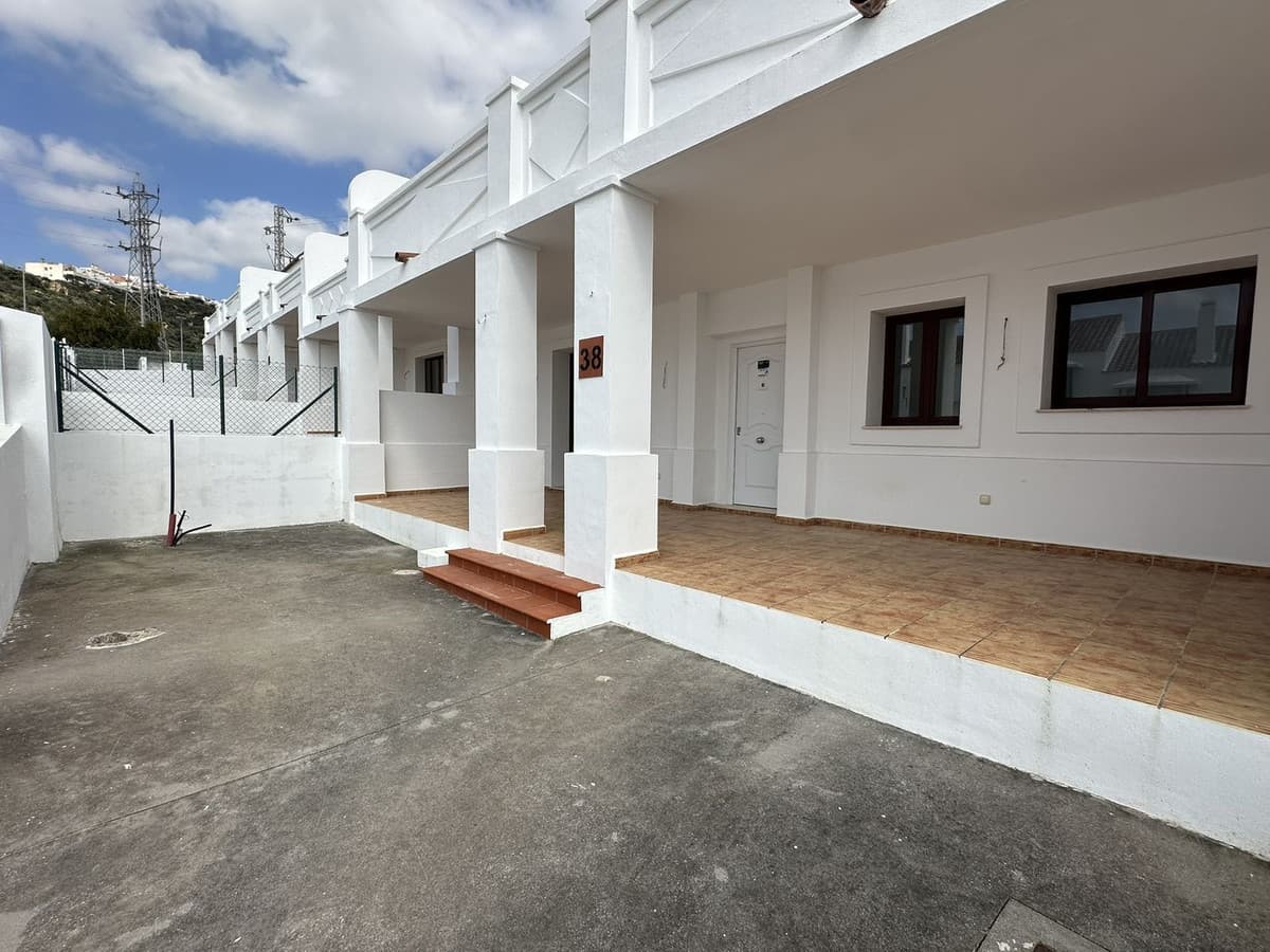 Townhouse in Doña Julia — photo 2 of 10