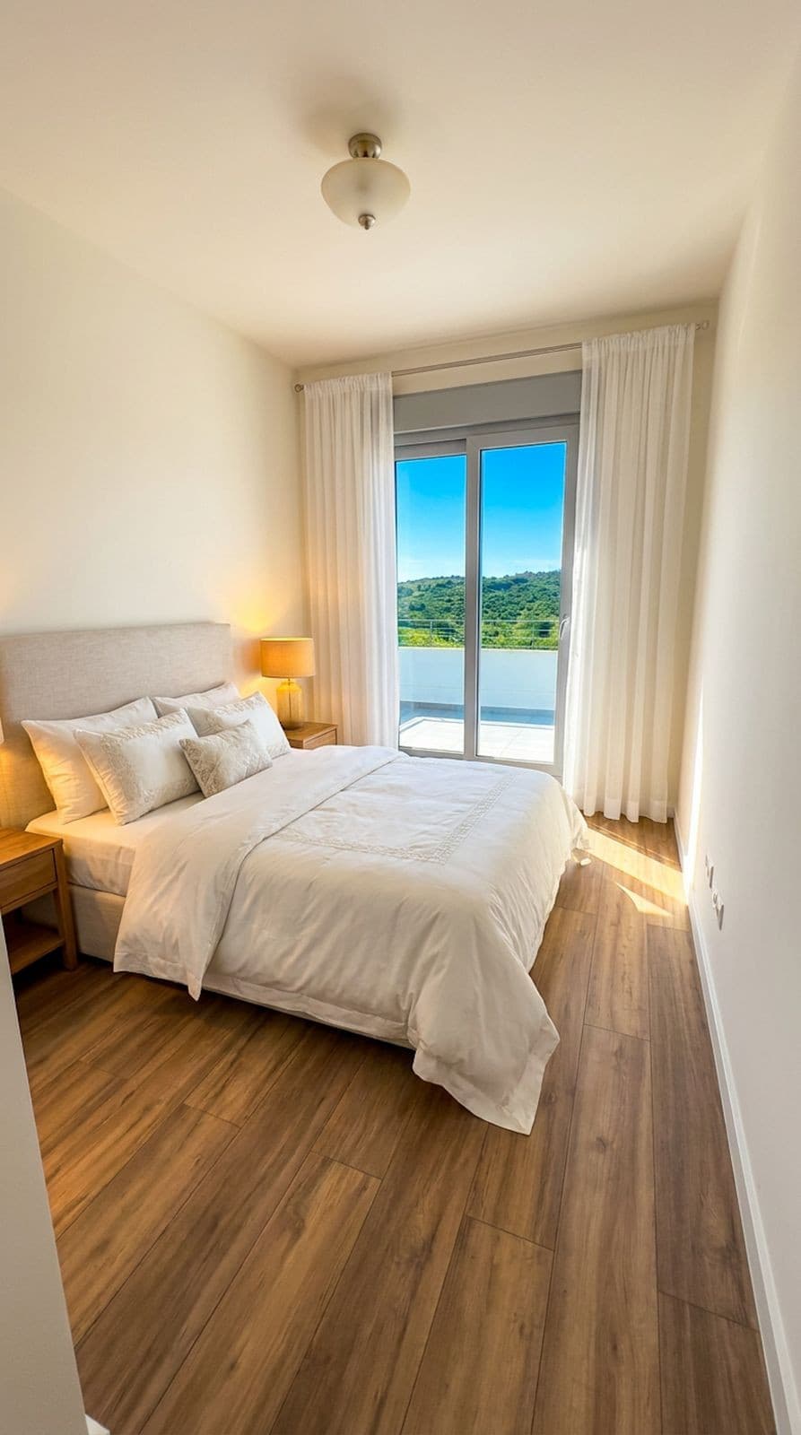 Middle Floor Apartment in Estepona — photo 9 of 10